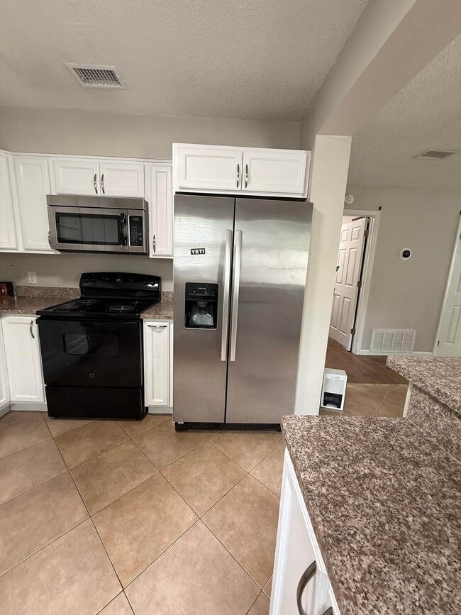 Photo - 1718 Bennetts End