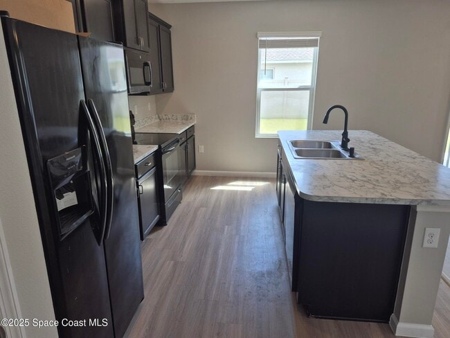 Photo - 1115 Newton Cir