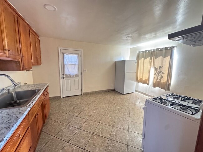 Photo - 2813 Independence Ave