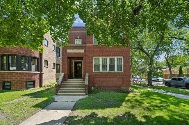 Building Photo - 3801 N Lawndale Ave Unit 1