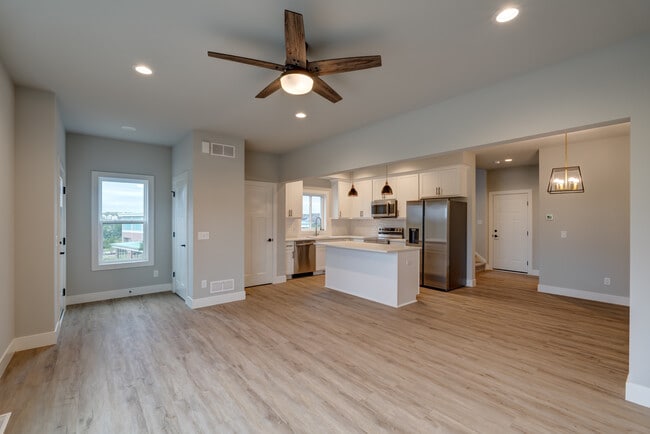 137 Prairie Heights Dr