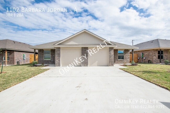 Building Photo - 1102 Barbara Jordan St Unit A