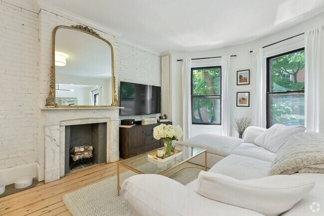 Building Photo - 79 Waltham St Unit 3 Rental