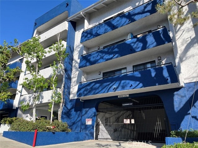 Building Photo - 10982 Roebling Ave Unit 529