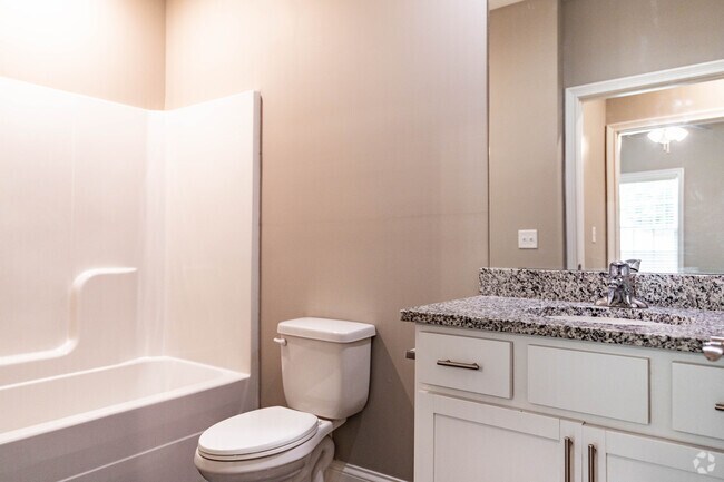 1BR, 1BA - 625SF - Bathroom