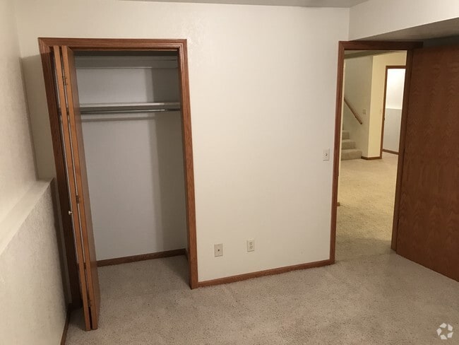 Building Photo - 1800 E Comanche St Rental