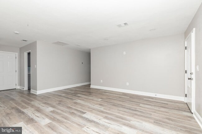 Photo - 719 Cotter Rd