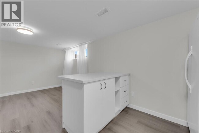 Photo - 17 Victor Blvd