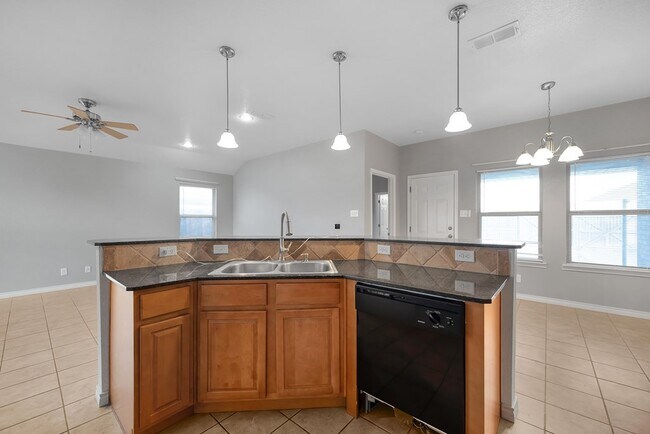 Photo - 1121 Laredo Dr