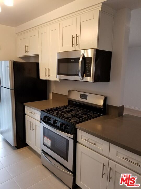 7607 Norton Ave Unidad 3