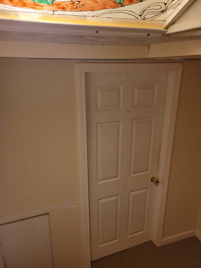 Building Photo - 103 Fiat Ave Unit One bed, basement studio