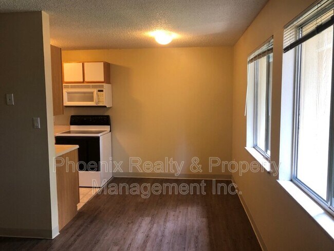 3393 Madison Ave Unit W328