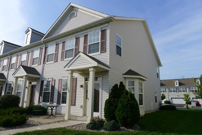 Photo - 1690 Liberty Cir Townhome