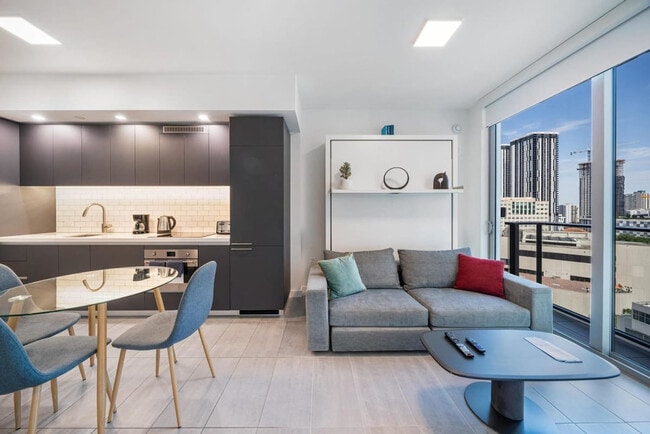Photo - 227 NE 2nd St Apartamento Unidad FL16-ID1261241P