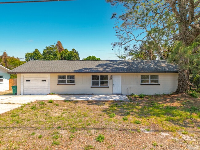 Building Photo - 1424 Pineda St