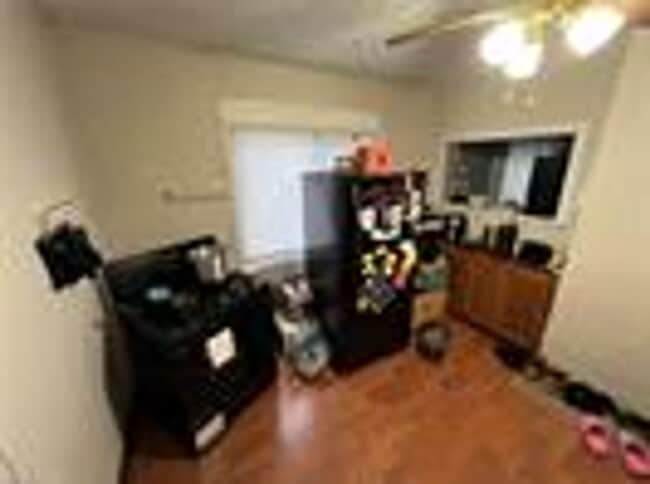 Photo - 2118 Denison Ave Unit UP - 3bd/1.5ba