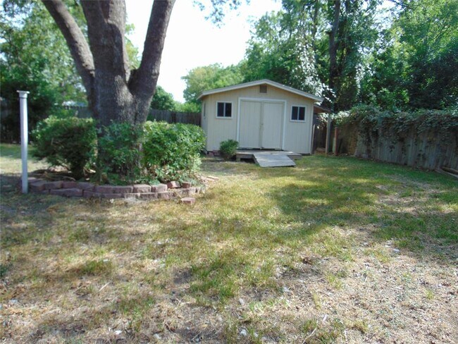 Photo - 10301 Ray Ave