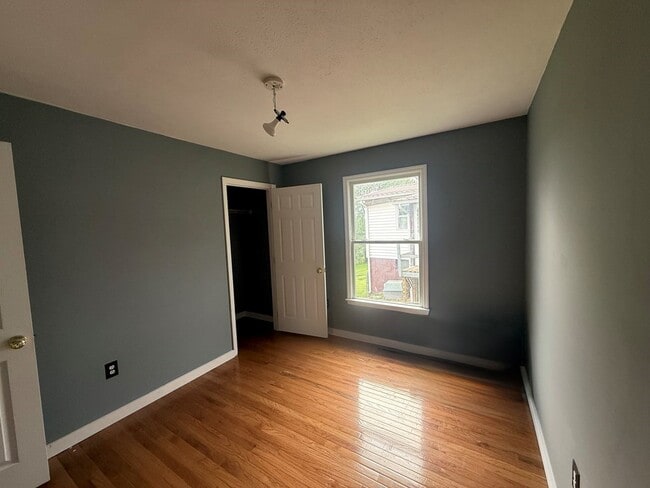 Photo - 628 Locust St NW