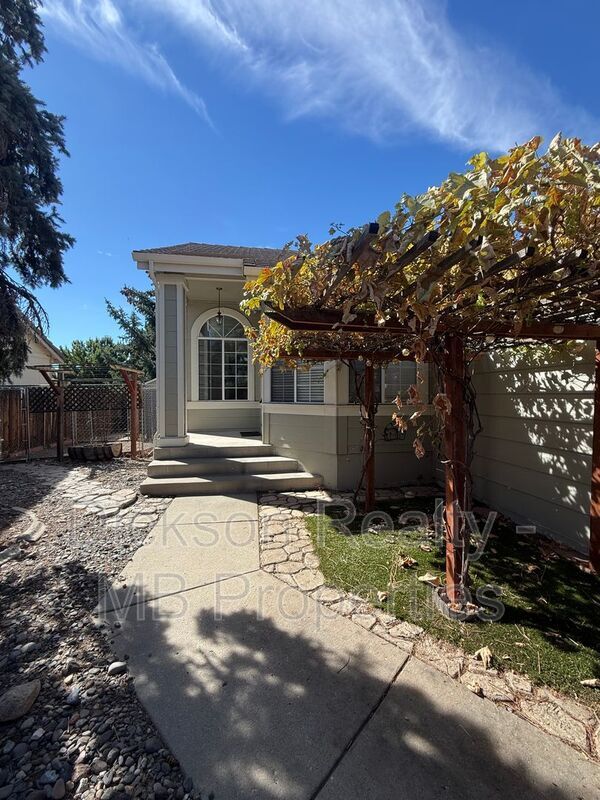 Photo - 994 Wheatland Ct