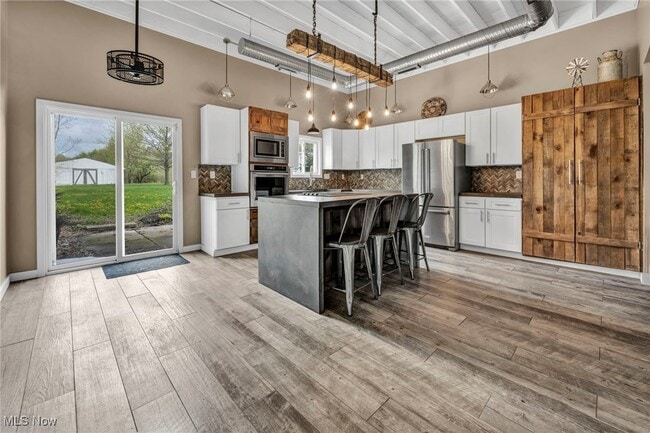 Photo - 34300 Cooley Rd