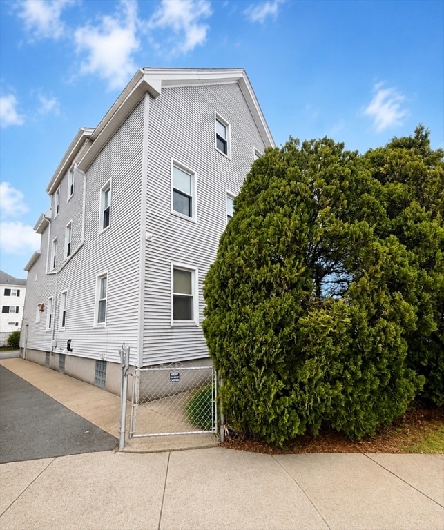 Building Photo - 1765 E Rodney French Blvd Unit 3