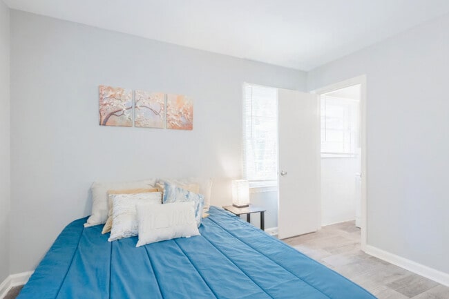 Photo - 2684 Loghaven Dr NW