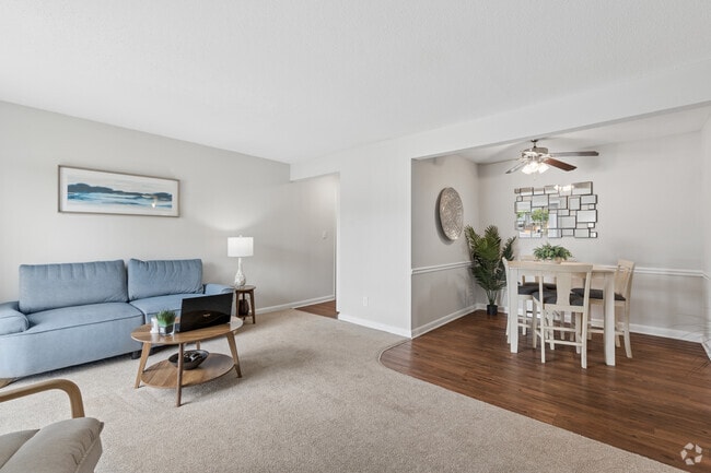 2BR,2.5BA - 918SF - Livingroom