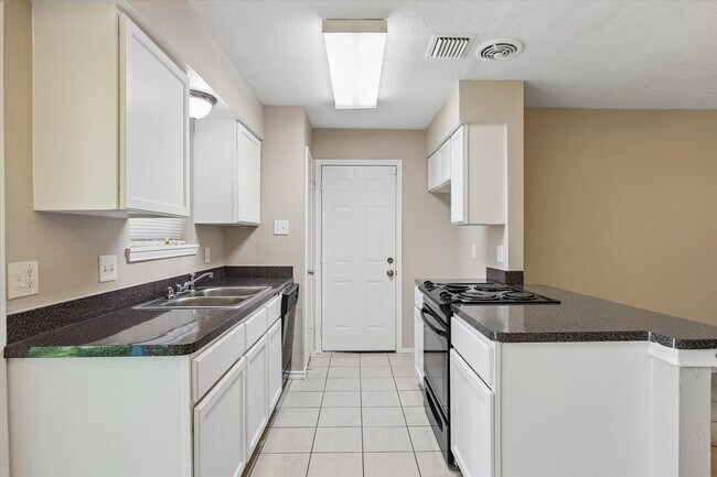 Photo - 15110 Buxley St