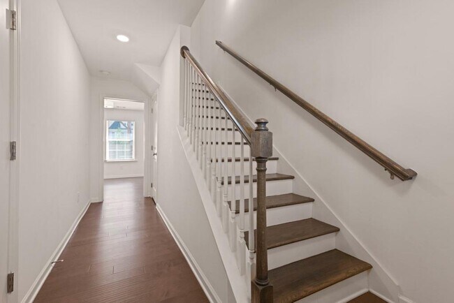 Photo - 940 Society Cir