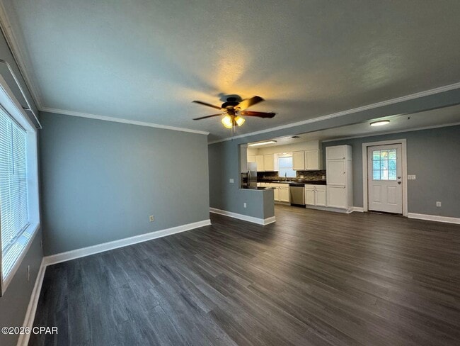 Photo - 5117 Douglas St