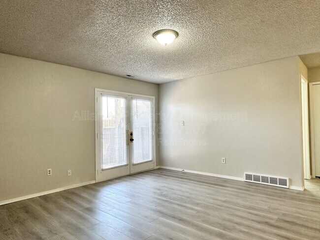 Photo - 4427 Hunting Meadows Cir