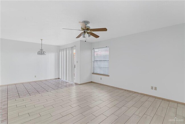 Photo - 21 E Samano St