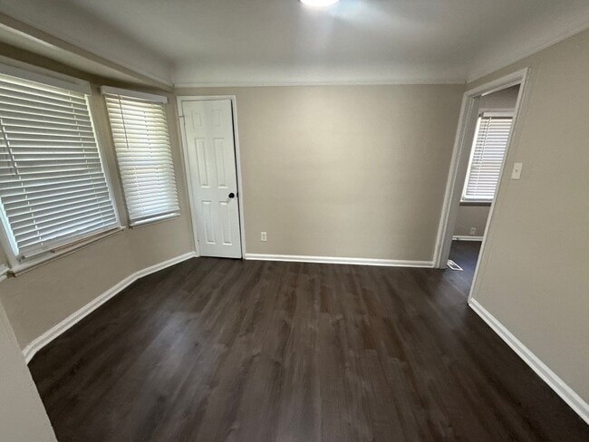 Photo - Renovated 3-Bedroom Home – We Welcome Sect...