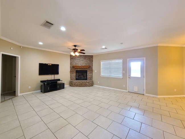 Photo - 4631 Bowie Dr