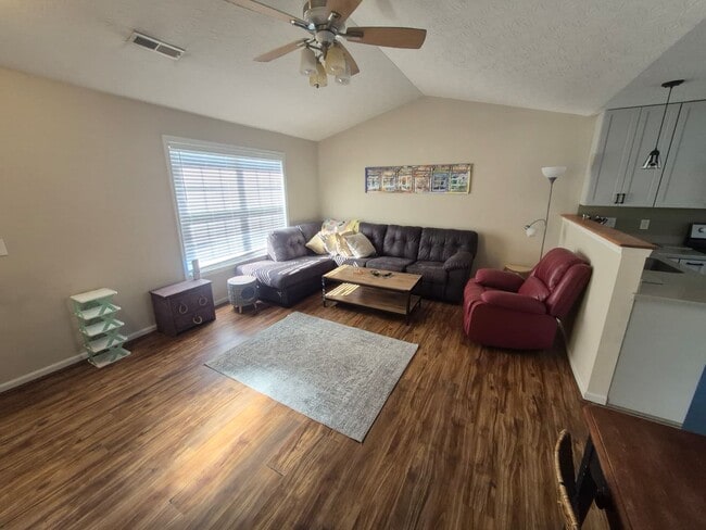 Photo - 40 Nicole Dr