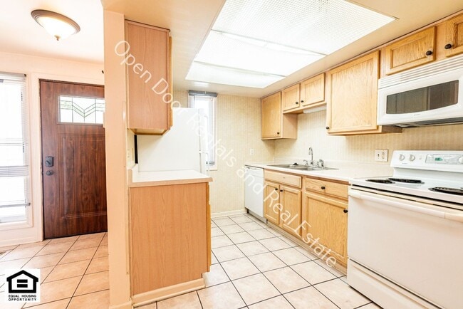 Photo - 15110 Tally Ho Dr Unit 15110 Tally Ho Dr - #5