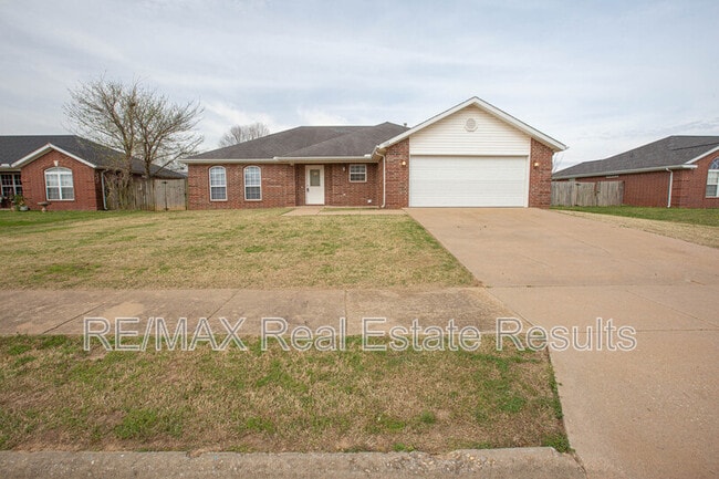 Building Photo - 1902 SW Fremont Rd