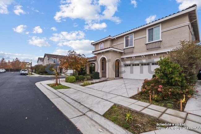 Photo - 471 Hydrangea Glen