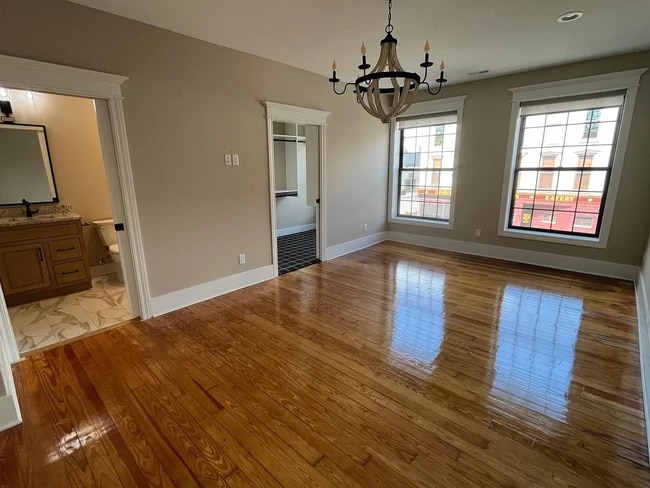 Photo - 504 Broadway St Unidad B