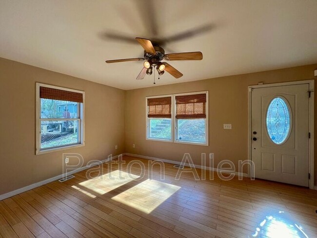 Photo - 80 Oakwood St