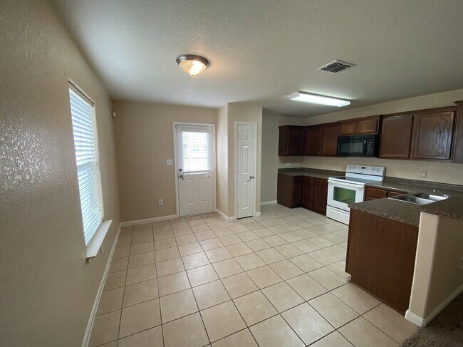 Photo - 6119 Luckey Run