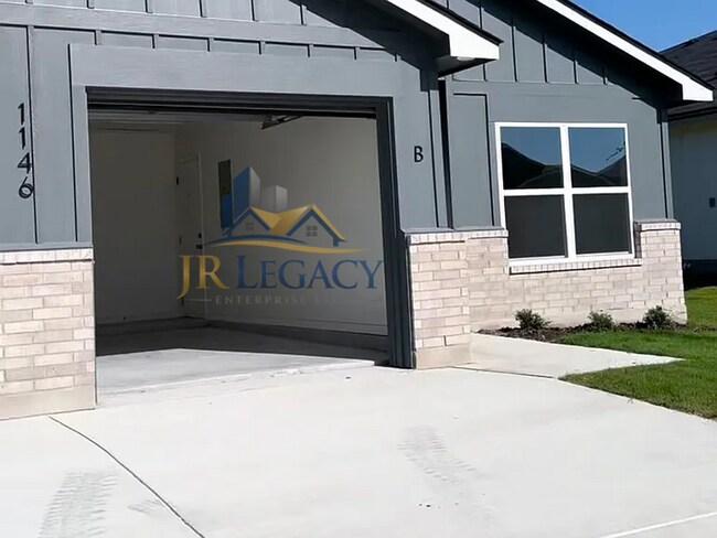 Photo - 1146 Lindsey Dr Unit B