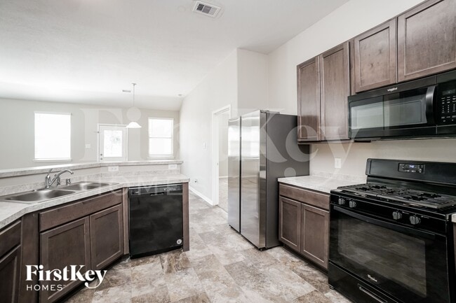 Photo - 1625 Rd 5102