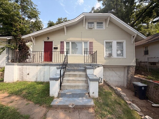 Building Photo - 1532 E 51st St