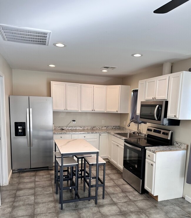 Kitchen - 8130 W Amelia Ave