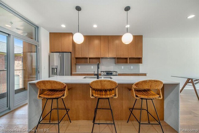 Photo - 2805 Brush St