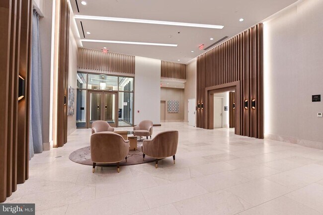 Photo - 7887 Jones Branch Dr Unidad 902