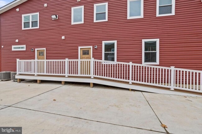 Photo - 819 11th Ave Unit B