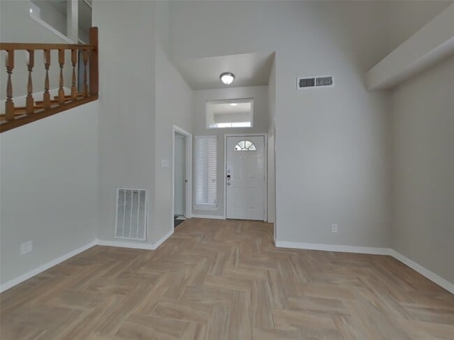 Photo - 13603 Lynnville Dr