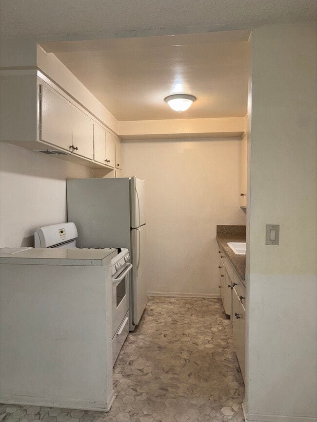 Photo - 11661 Ohio Ave Unidad #1
